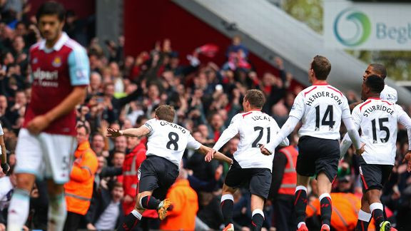 Everton đè bẹp Arsenal 3-0 ; vượt qua West Ham 2-1 Liverpool đòi lại ngôi đầu bảng ảnh 1