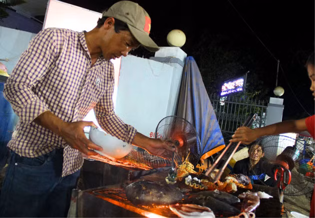 Hấp dẫn “chợ đêm” Lý Sơn ảnh 4 Hấp dẫn “chợ đêm” Lý Sơn ảnh 4