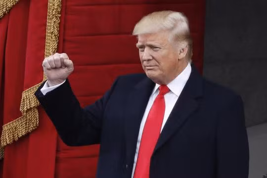 Ông Donald Trump chính thức tuyên thệ trở thành Tổng thống thứ 45 của Mỹ ảnh 6