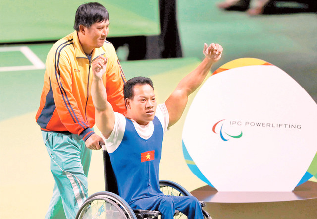 Sau những ánh hào quang ảnh 3