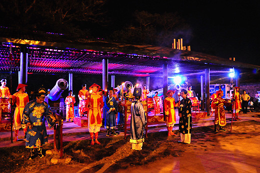 Dùng ngự thiện với hoàng đế trong "Đêm Hoàng cung" ảnh 1