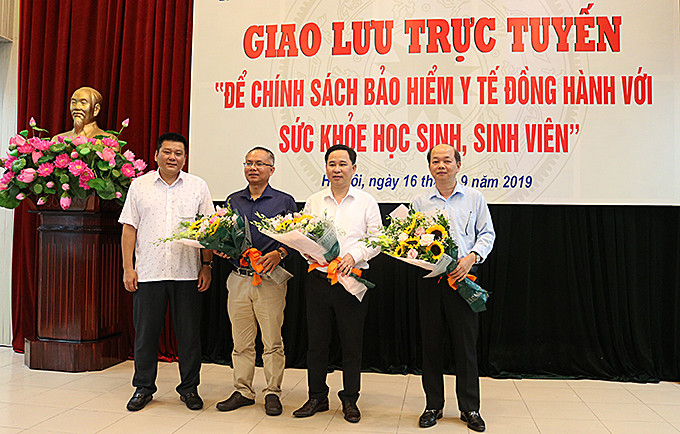 Giao lưu trực tuyến: "Để chính sách bảo hiểm y tế đồng hành với sức khỏe học sinh, sinh viên" ảnh 2