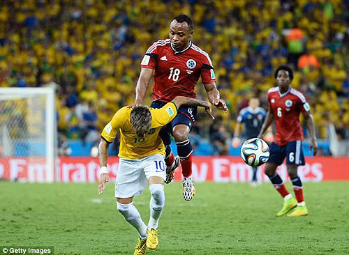 Rạn xương sống, Neymar chia tay World Cup ảnh 1