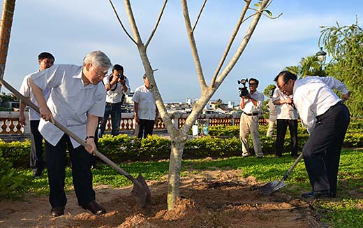 Tổng Bí thư Nguyễn Phú Trọng thăm và làm việc tại Bình Thuận ảnh 3 Tổng Bí thư Nguyễn Phú Trọng thăm và làm việc tại Bình Thuận ảnh 3