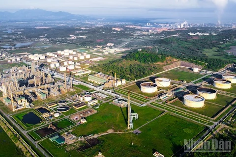 Tỉnh Quảng Ngãi tăng trưởng kinh tế đạt mức 2 con số và dẫn đầu khu vực miền trung-Tây Nguyên.