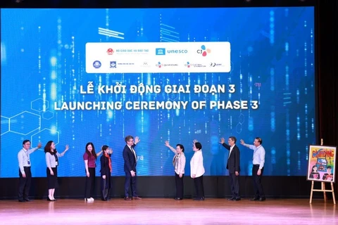 [Video] UNESCO thúc đẩy giáo dục STEAM cho nữ sinh Việt Nam