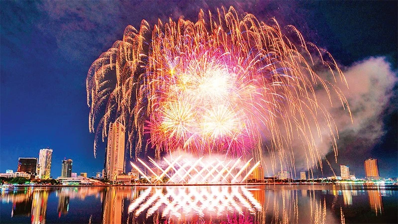 DIFF 2026: 10 Đội Pháo Hoa Quốc Tế Tranh Tài, Hứa Hẹn Mùa Lễ Hội Bùng Nổ Tại Đà Nẵng