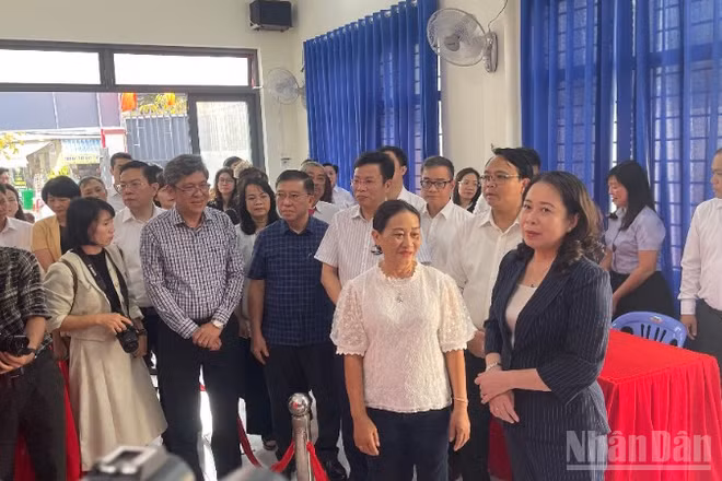 Đoàn giám sát kiểm tra tại Tổ 16.