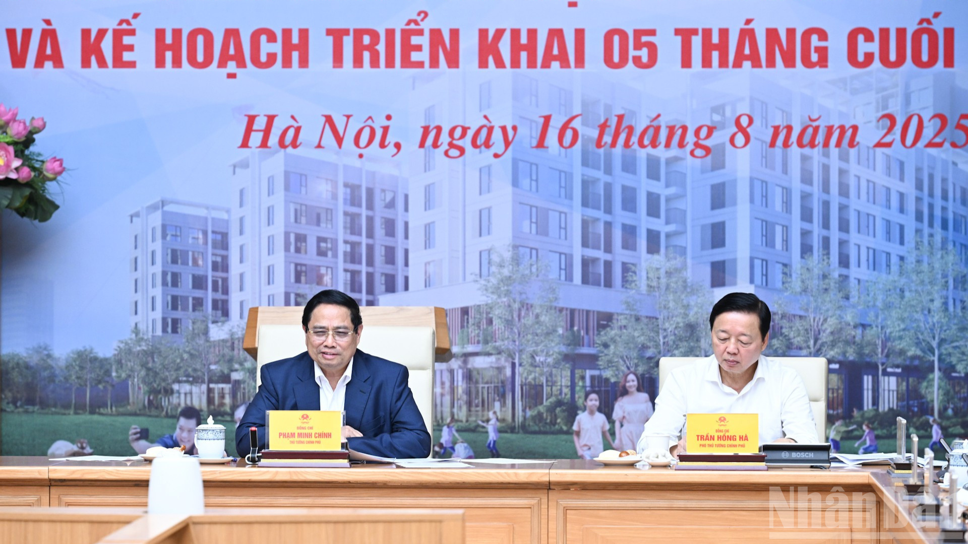 Thủ tướng Phạm Minh Chính chủ trì Hội nghị sơ kết việc thực hiện chỉ tiêu phát triển nhà ở xã hội 7 tháng đầu năm 2025.