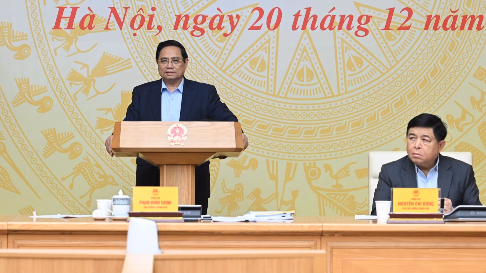 Thủ tướng Phạm Minh Chính phát biểu chỉ đạo tại phiên họp.