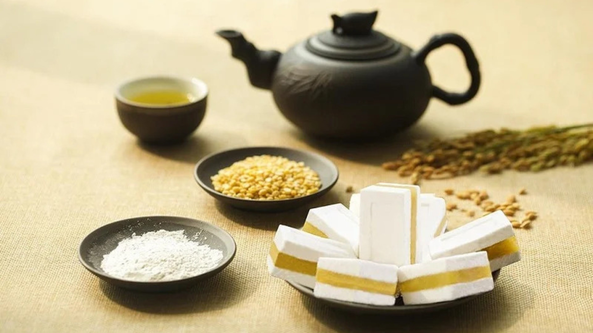 Bánh khảo là thức quà truyền thống của người Tày ở Cao Bằng đãi khách mỗi dịp Tết đến, xuân về.