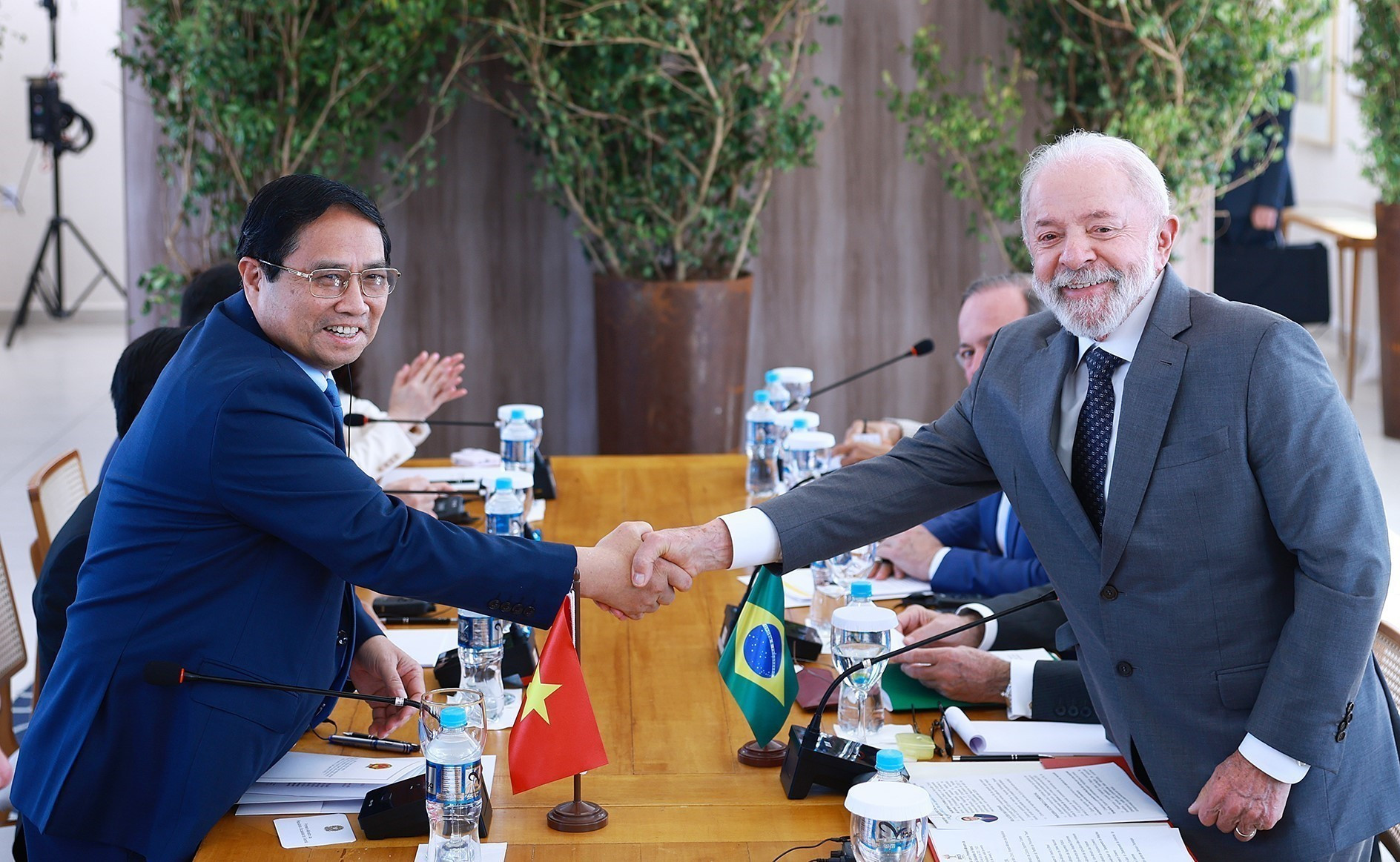 Thủ tướng Phạm Minh Chính hội kiến Tổng thống Cộng hòa Liên bang Brazil Lula da Silva. (Ảnh: Dương Giang - TTXVN) vna-potal-thu-tuong-pham-minh-chinh-hoi-kien-tong-thong-brazil-lula-da-silva-8133172.jpg