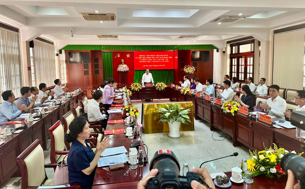 Quang cảnh cuộc làm việc chiều nay với Thường trực Thành ủy Cần Thơ. anh-5-795.jpg