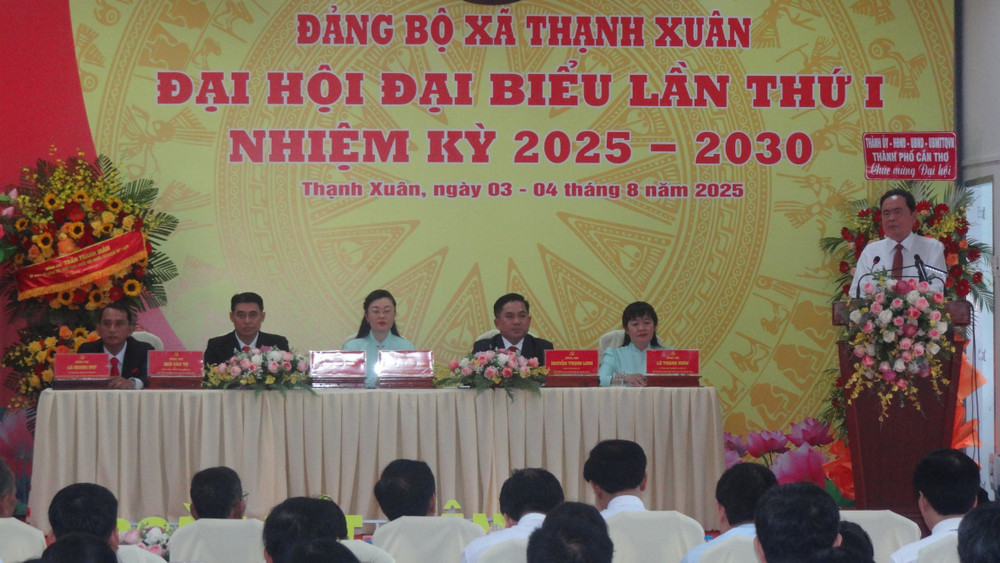 Chủ tịch Quốc hội đề nghị địa phương đẩy mạnh cải cách hành chính gắn với xây dựng chính quyền điện tử, chính quyền số. dsc07987.jpg