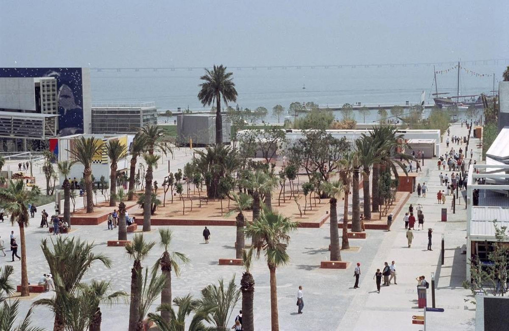 Các không gian xanh trong khuôn viên khu trung tâm triển lãm tổ chức sự kiện Expo 1998 sau đó được tái sử dụng vào các mục đích hoạt động cộng đồng. (Ảnh: LisboaSecreta) les-espaces-verts-de-lexpo98-continuent-detre-au-centre-des-preoccupations-de-cette-paroisse-de-lisbonne-lisboasecreta.jpg