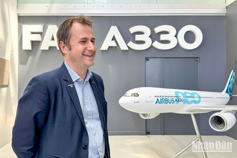 Sau thành công của vệ tinh VNREDSat-1 từ năm 2013, Airbus và Việt Nam đang đàm phán để mở rộng hợp tác sang chương trình VNREDSat-2, bao gồm đào tạo kỹ sư và chuyển giao công nghệ. (Ảnh: MINH DUY) img-20250625-092925.jpg