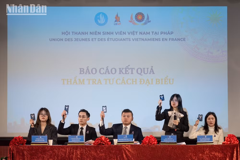 hoi-sv-vn-tai-phap-duy-3.jpg