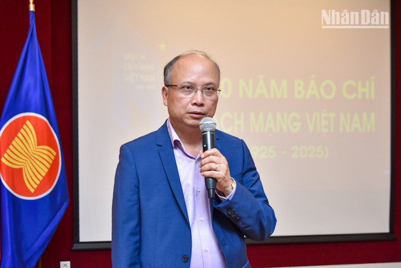 Đại sứ Việt Nam tại Pháp Đinh Toàn Thắng phát biểu tại Lễ kỷ niệm. duy-7671.jpg