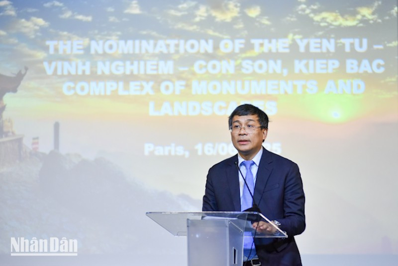 Thứ trưởng Thường trực Ngoại giao Nguyễn Minh Vũ, Chủ tịch Ủy ban quốc gia UNESCO Việt Nam, nhấn mạnh di sản mang đậm sự gắn kết giữa con người và thiên nhiên. (Ảnh: MINH DUY) quang-ba-con-son-kiep-bac-unesco-duy-4.jpg