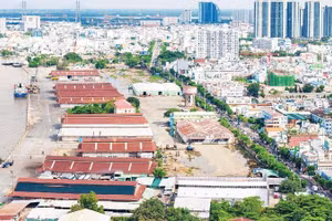 Bến cảng Nhà Rồng - Khánh Hội.