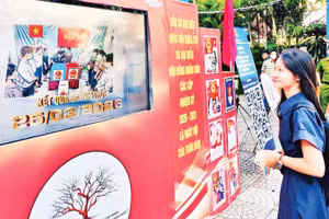 Phường Tân Sơn Hòa tuyên truyền về bầu cử thông qua các mã QR và ứng dụng trí tuệ nhân tạo để dựng các clip giúp người dân dễ dàng tiếp cận thông tin.