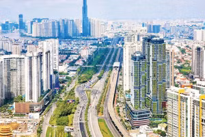 Thành phố Hồ Chí Minh ngày càng khang trang, hiện đại (Ảnh HOÀNG TRIỀU)