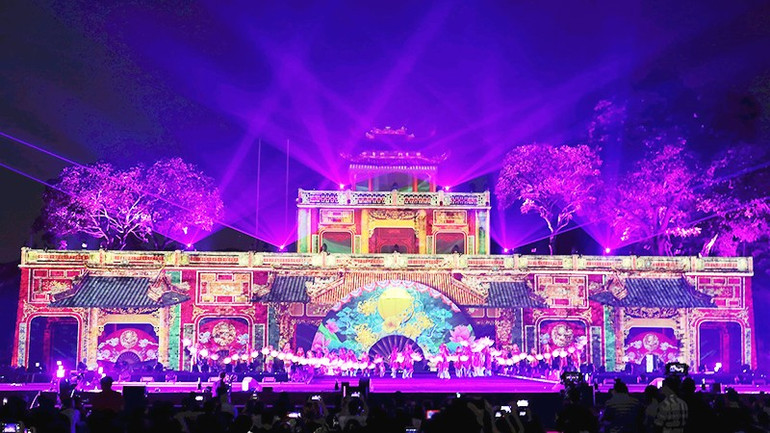 Hoàng thành Thăng Long lung linh qua công nghệ 3D Mapping. 123.jpg