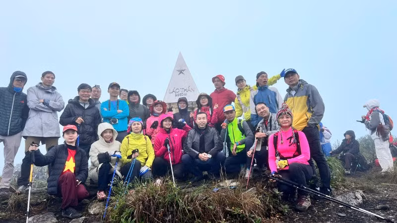 Khối tháp mang tên Lảo Thẩn, ở độ cao 2.860 m luôn nằm trong lựa chọn chinh phục của những người ưa thích trải nghiệm trekking.