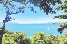 Vẻ đẹp hoang sơ của hòn Sơn Chà.