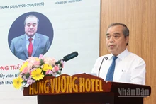 Phó Chủ tịch Thường trực Ủy ban nhân dân tỉnh Quảng Ngãi Trần Hoàng Tuấn phát biểu khai mạc Hội thảo. 