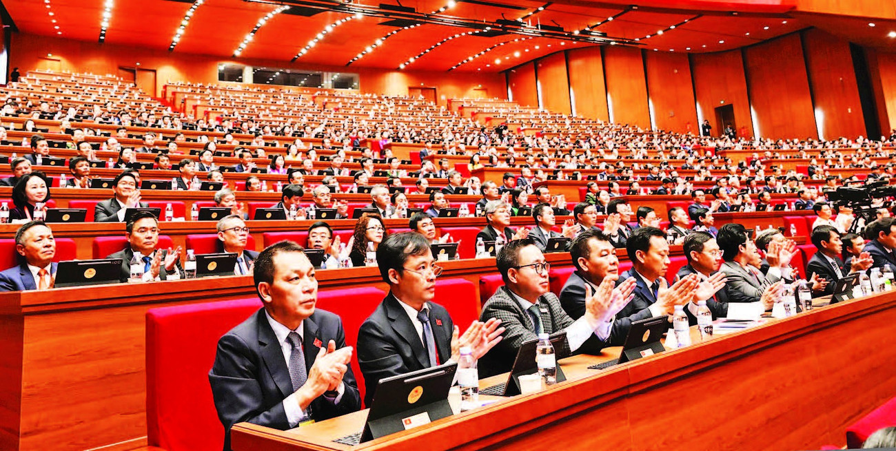 Các đại biểu đến dự Đại hội Đảng toàn quốc lần thứ XIV. (Ảnh HẢI LINH)