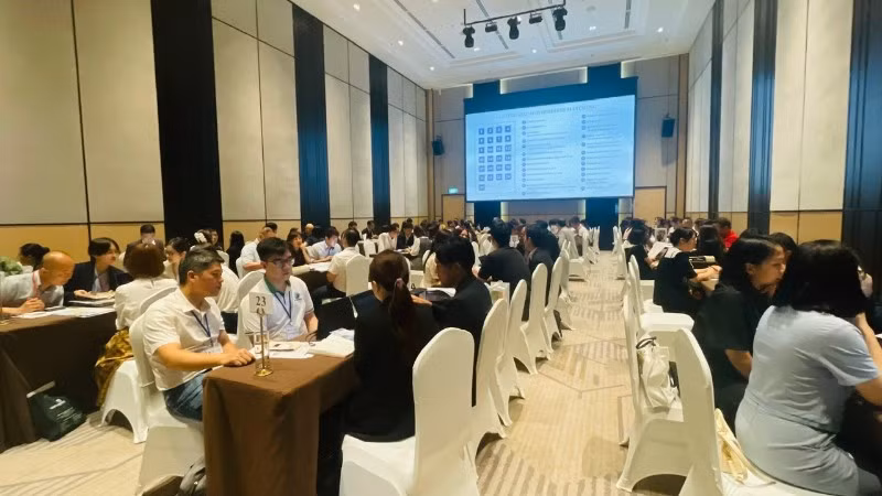 Hội thảo thu hút sự tham gia của nhiều đơn vị, công ty du lịch đến từ hai quốc gia. 