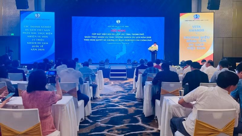 Hiệp hội Du lịch Việt Nam tổ chức Hội nghị gặp mặt Hiệp hội Du lịch các tỉnh, thành phố. 