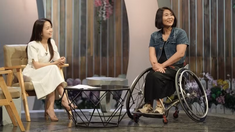 Những "vòng xe không mỏi" của chị Nguyễn Thị Kim Oanh đã truyền cảm hứng về ý chí, nghị lực sống cho nhiều người khuyết tật. (Ảnh: BTC)