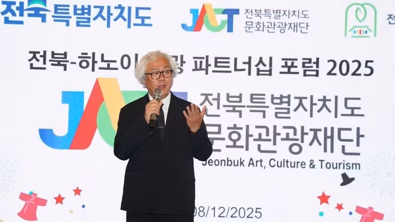 Ông Lee Yong Woo, đại diện Quỹ Văn hóa và Du lịch Jeonbuk phát biểu.