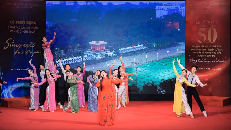 Tiết mục nghệ thuật chào mừng sự kiện. (Ảnh: BTC)