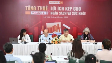 Quang cảnh buổi tọa đàm "Tăng thuế thuốc lá - Lợi ích kép cho ngân sách và sức khỏe".
