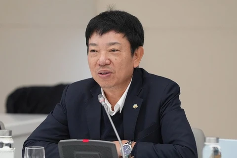 Phó Tổng Giám đốc Vietnam Airlines Đinh Văn Tuấn.