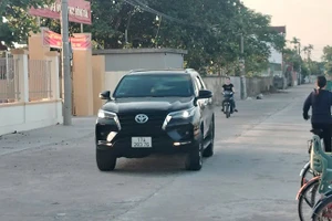 Đường làng khang trang, sạch đẹp.