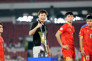 Thầy trò HLV Kim Sang-sik vô địch U23 Đông Nam Á 2025. Ảnh | VFF