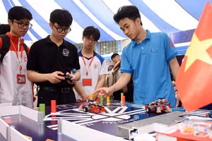 Trải nghiệm thực hành Robot do sinh viên ngành Công nghệ thông tin - Học viện Công nghệ Bưu chính Viễn thông nghiên cứu và phát triển.