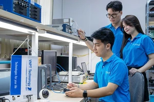 Đội ngũ kỹ sư trẻ của VNPT Technology nghiên cứu, phát triển sản phẩm và giải pháp công nghệ. Ảnh | SƠN TÙNG