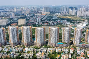 Mặt bằng lãi suất tăng là phép thử đối với thị trường bất động sản. Ảnh | KHIẾU MINH