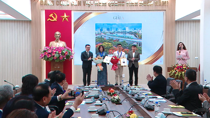 [Video] Trao giải Cuộc thi ảnh báo chí “Việt Nam trên hành trình đổi mới”