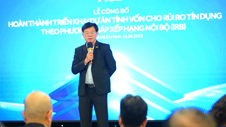 Ông Nguyễn Văn Hòa, Phó Tổng Giám đốc ACB kiêm Chủ dự án phát biểu tại sự kiện. h2-acb-basel.png
