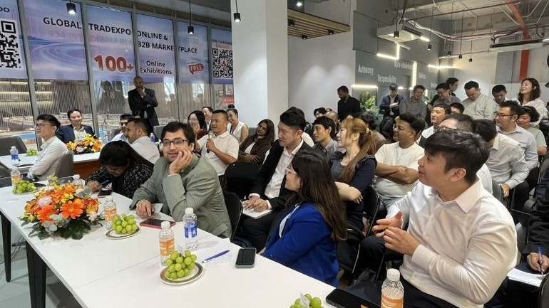 Các doanh nghiệp Singapore sôi nổi trao đổi kinh nghiệm kết nối thị trường qua thương mại điện tử. h2-aerobid-singapore.jpg