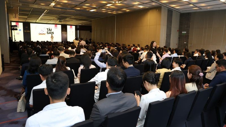 Quang cảnh Hội nghị "Tích luỹ và Quản lý tài sản". h1-hoi-nghi-cong-bo.jpg