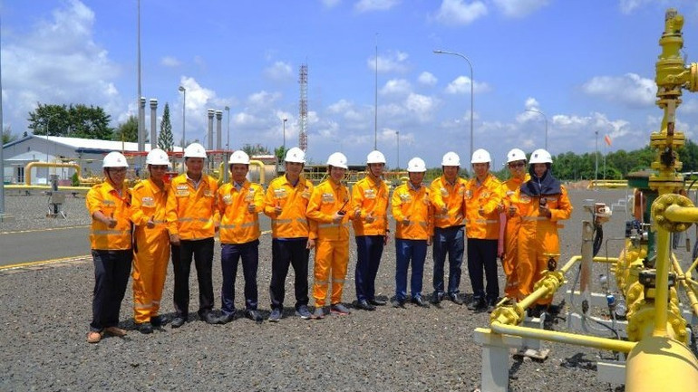 Cán bộ, công nhân viên PV GAS SE thực hiện công tác chạy thử nghiệm hệ thống/thiết bị dây chuyền cấp khí cho Dự án Nhà máy điện Nhơn Trạch 3&4 tại GDC Nhơn Trạch. h3-pv-gas-e.jpg