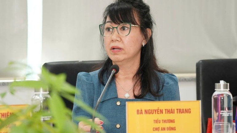 Tiểu thương Nguyễn Thái Trang (chợ An Đông, Thành phố Hồ Chí Minh) nêu những khó khăn tại Tọa đàm. h4-tieu-thuong-cho-ad.jpg