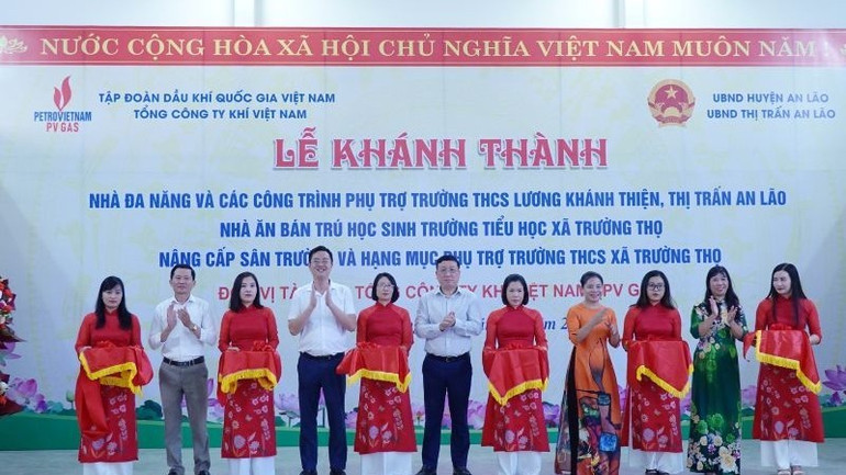 Tài trợ cho các hoạt động giáo dục luôn được quan tâm hàng đầu trong chương trình an sinh xã hội của PV GAS. h4-tai-tro-cho-chuong-trinh-asxh-cua-pv-gas.jpg